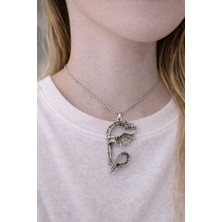 Herşey Nota Kanat Detaylı Ejderha Figürlü Ince Metal 60 cm Zincirli Kolye