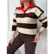 Size Özgü Kahve Polo Yaka Çizgili Kalp Detay Kazak