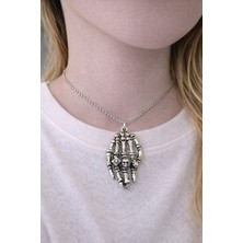 Herşey Nota Iskelet El Formlu Metal Figür 60 cm Zincirli Kolye