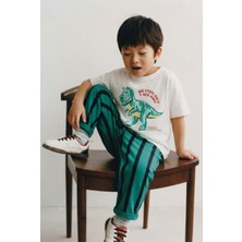 Magu Erkek Çocuk Pamuklu Beyaz Baskılı T-Shirt ve Yeşil Çizgili Pantolon Takım