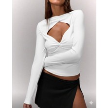 Kesik Yaka Dekolte Detaylı Uzun Kollu Ekru Fit Crop Bluz