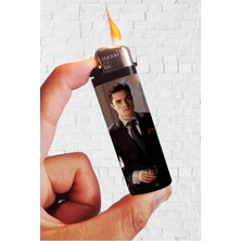 Vintage Tarzda Chuck Bass Baskılı Gazlı Çakmak, Şık ve Kullanışlı Ürün