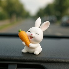 Normadia Sevimli Havuçlu Tavşan Araba Aynası ve Torpido Süsü Aksesuarı