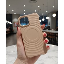 KumOziShop iPhone 11 Uyumlu Mat Magsafe Özellikli Damla Desenli Kılıf