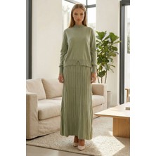 Lior Design Çağla Yeşili Yarım Balıkçı Yaka Kazak ve Midi Boy Piliseli Etek Takım BCHPK-251253