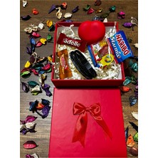 UltraMint Sevgililer Günü Için Işıklı Kalp Bileklik ve Çikolata Hediye Kutusu