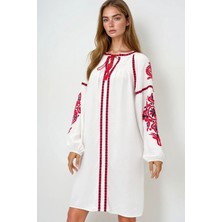 Lior Design Beyaz Balon Kol Nakışlı Yazlık Midi Boy Elbise BCHESQ-251083