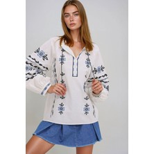 Lior Design Beyaz Hakim Yaka Nakışlı Püsküllü Pamuklu Keten Dokuma Bluz BCHESQ-251038