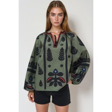 Lior Design Haki Kayık Yaka Püskül Detaylı Nakış Işlemeli Balon Kol Dokuma Bluz BCHESQ-251107