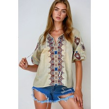 Lior Design Koyu Bej V Yaka Püskül ve Nakış Işlemeli Karpuz Kol Dokuma Bluz BCHESQ-251054