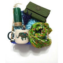 UltraMint Sevgililer Günü Hediye Seti: Fular, El Yapımı Kupa, Cüzdan ve Mum