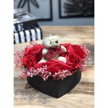 UltraMint Sevgililer Günü Güllü Siyah Kalpli Kutu ve Peluş Ayıcık Seti
