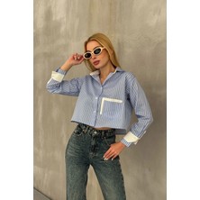 Lior Design Mavi-Beyaz Manşet ve Cepleri Garnili Çizgili Oversize Crop Dokuma Gömlek BC231036