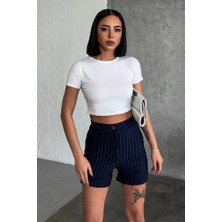 Epilons Zarif ve Şıklığı Bir Arada Sunan Yüksek Bel Krep Esnek Çimalı Çizgili Şort Lacivert