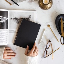 Delixa A5 Siyah Kraft Karton Kapak 70 Yaprak 110 Gram Noktalı Not Defteri