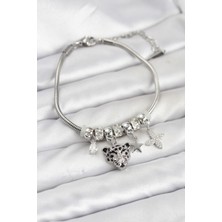 Pirinç Gümüş Renk Kaplan Model Charmlı Kadın Bileklik