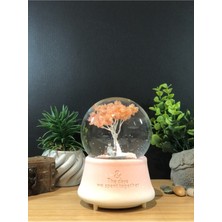 PremiumPort Ağaç Altında Oturan Çift ile Romantik Büyük Boy Kar Küresi