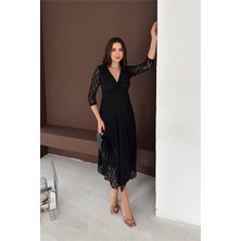 Neşeli Butik Kadın Siyah Kruvaze Yaka Midi Boy Esnek Kumaş Dantel Elbise