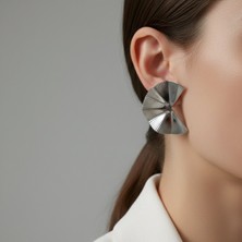 Lente Aksesuar Kadın Gümüş Renk Yelpaze Formlu Modern Tasarım Küpe