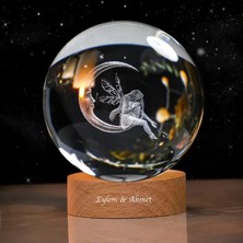 PremiumPort Kişiye Özel Işıklı Ahşap Ay Yüzlü Melek Cam Küre 8cm×6cm