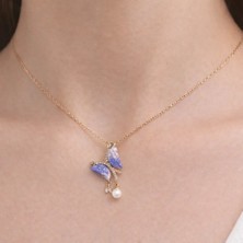 Yağmur Zirkon Taşlı Kelebek Kadın Kolye Sevgililer Gününe Özel Arkadaş Hediye Lila Mor Renk 316 L Çelik Parıltılı Işıltılı Kararmaz Paslanmaz Incili Sallantı Model