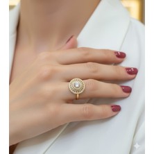 Cemal Demircioğlu Baget Taşlı 14 Ayar Altın Yuvarlak Formlu Kadın Yüzük