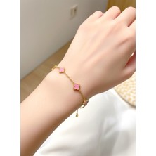 Atalya Accessory Mini Yonca Kadın Bileklik – Pembe Taşlı Gold Renk, Paslanmaz Çelik, Kararma Yapmaz, Çift Taraflı