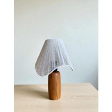 KorFam Wavy Abajur - Beyaz Hasır El Yapımı Bohem Asimetrik Şekilli Ahşap Ayaklı Rustik Abajur