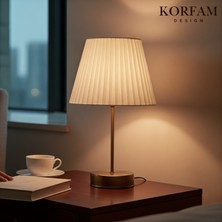 KorFam Beyaz Keten Kumaş Başlıklı Metal Gövdeli Abajur