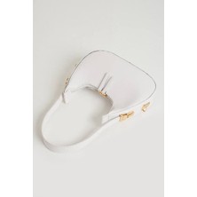 Legend Aksesuar Kadın Rugan Deri Baget Cherry Bag Fermuar Kapamalı Özel Askı Detaylı El ve Kol Çantası