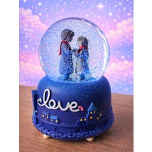 Rüya Kıyısı Kış Masalı Aşıklar Büyük Boy Otomatik Püskürtmeli Işıklı Müzikli Kar Küresi Sevgililer Günü Hediyesi