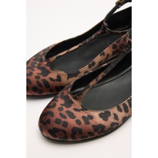 Lutvelizade Babet 2606 - Oval Burun Pencere Detaylı Leopar Kadın Babet