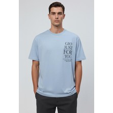 Sabri Özel Giotelli Açık Mavi Regular Fit %100 Pamuklu Baskılı Bisiklet Yaka Tişört