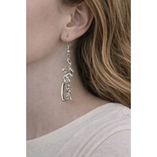 Herşey Nota Soyut Yazı Formlu Metal Figür Küpe – Sallantılı Tasarım Küpe