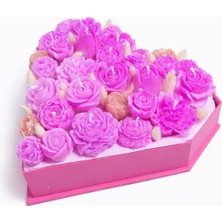 Van Vleck Sevgililer Gününe Özel Kalp Şeklinde Güllü Çiçekli Mum – Kutulu Dekoratif Hediye Mum Kokusuz