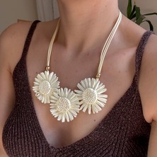 Alice İsstanbul Krem Hasır Sıralı Papatya Kolye