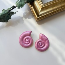 Alice İsstanbul Pembe Metalik Görünümlü Salyangoz Küpe