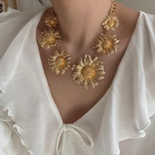 Alice İsstanbul Sıralı Papatya Kolye