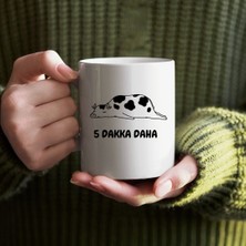 Hediye Vakti 5 Dakika Daha Yazılı Inek Tasarımlı Seramik Kupa Bardak – Eğlenceli Ofis & Ev Kahve Kupası