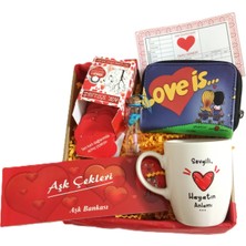 Alanç Gift Anneler Günü Özel Gün Hediye Seti, Kupa, Cüzdan( Love Is) , Aşk Çeki, Aşk Sözleri, Dilek Şişesi, Tapu