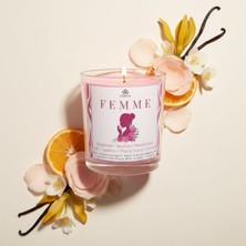 FEMME Kokulu Mum – Bergamot, Gül & Yasemin – Feminen ve Çekici Atmosfer – Kalıcı Mum – Soya & Hindistan Cevizi Bazlı ve Rafine Mineral ile Zenginleştirilmiş Özgün Mum Karışımı – 150 Gram - ODRIUS