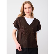 Jimmy Key Acı Kahve Rahat Kesim V Yaka Çiçek Desenli Triko Süveter