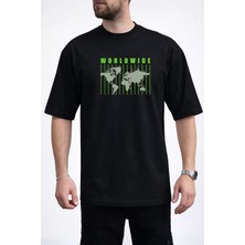Caddekombin Erkek Yeşil Çizgili Dünya Haritası Baskılı Bisiklet Yaka Siyah T-Shirt