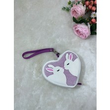 CIGDEMCALISKAN Give Me A Kiss Öpüşen Hayvancıklar Nakışlı Kadife Kalp Makyaj Çantası