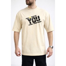 Caddekombin Erkek Fearless ve Strong Tasarımlı Eskitme Baskı Bisiklet Yaka Bej T-Shirt
