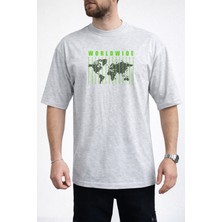 Caddekombin Erkek Yeşil Çizgili Dünya Haritası Baskılı Bisiklet Yaka Gri T-Shirt