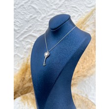 Livora Jewelry 925 Ayar Gümüş Kalp Detaylı Dilek Anahtarı Kadın Kolye – Zirkon Taşlı Zarif Tasarım