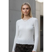 Lupinn Kadın Beyaz Bisiklet Yaka Uzun Kollu Slim Fit Drapeli Basic Dokulu Bluz - Kadın Bluz