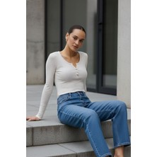 Lupinn Kadın Bej V Yaka Düğmeli Uzun Kollu Basic Slim Fit Bluz – Kadın Bluz