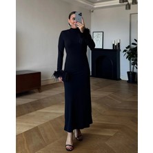 Kadın Uzun Kollu Balıkçı Yaka Kol Ağzı Tüy Detaylı Uzun Krep Elbise